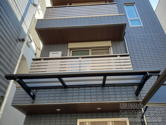 東京都墨田区ののテラス屋根 スピーネ F型 ルーフタイプ 単体 積雪〜20cm対応 施工例