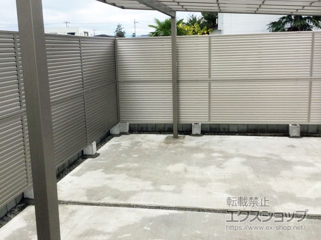 静岡県沼津市ののフェンス・柵 ミエーネフェンス 目隠しルーバータイプ 2段支柱 自立建て用(パネル2段) 施工例