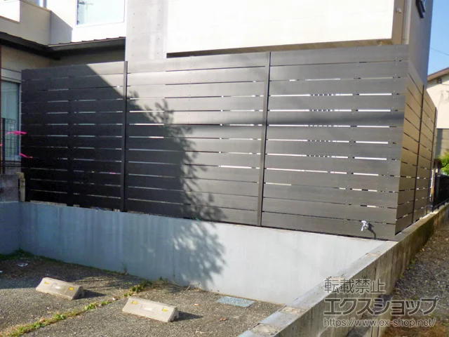 鹿児島県薩摩川内市のグローベンのフェンス・柵・塀 プラドフェンス ジョイントあり仕様 板12段H2000 隙間10mm 施工例