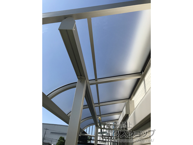 大阪府枚方市ののバルコニー・ベランダ屋根 プレシオステラスII R型 屋根タイプ 単体 積雪〜20cm対応 施工例