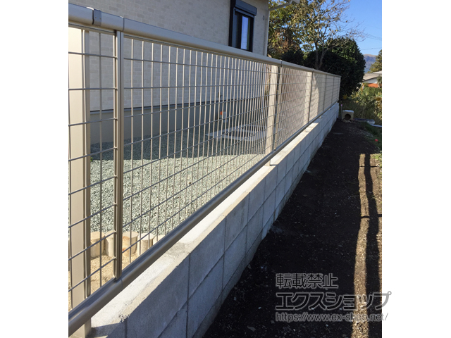 熊本県阿蘇市ののフェンス・柵 シンプレオフェンスM2型 縦井桁メッシュ　自由柱施工 施工例