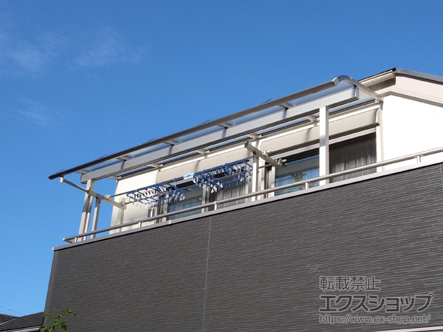 東京都八王子市ののバルコニー・ベランダ屋根 ソラリア R型 屋根タイプ 単体 積雪〜20cm対応 施工例