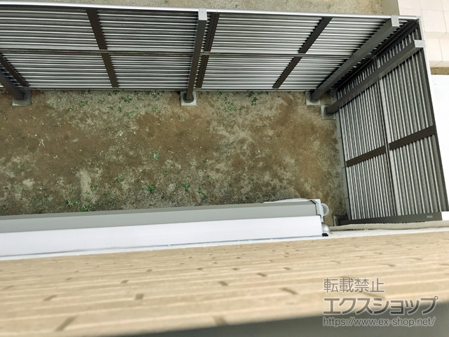 愛知県名古屋市ののフェンス・柵 ミエーネフェンス 目隠しルーバータイプ 2段支柱 自立建て用（パネル2段） 施工例