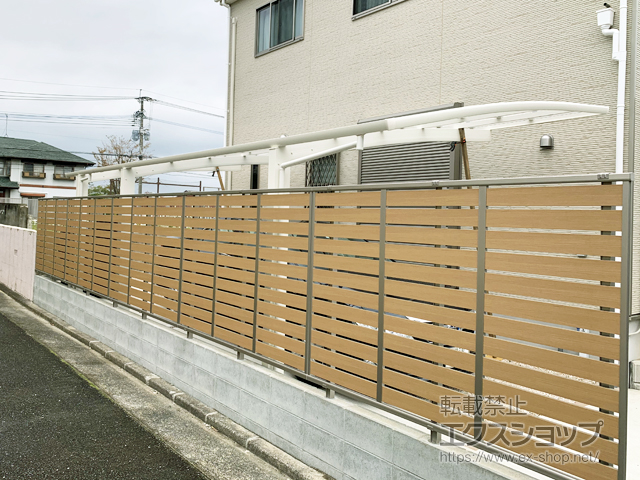 福岡県福岡市ののフェンス・柵 ルシアスフェンスF04型 横板 木目カラー 自由柱施工 施工例
