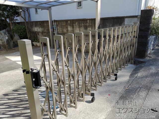 神奈川県川崎市ののカーゲート トリップゲートII 2型 スタンダード ノンレール 片開き 42Ｓ 施工例