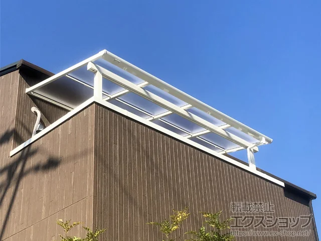 福岡県福岡市のYKKAPのバルコニー・ベランダ屋根 ソラリア F型 屋根タイプ 単体 積雪～20cm対応 施工例