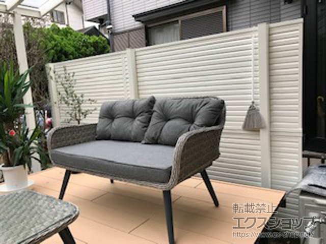 埼玉県東松山市ののフェンス・柵 ミエーネフェンス 目隠しルーバータイプ 2段支柱 自立建て用 施工例