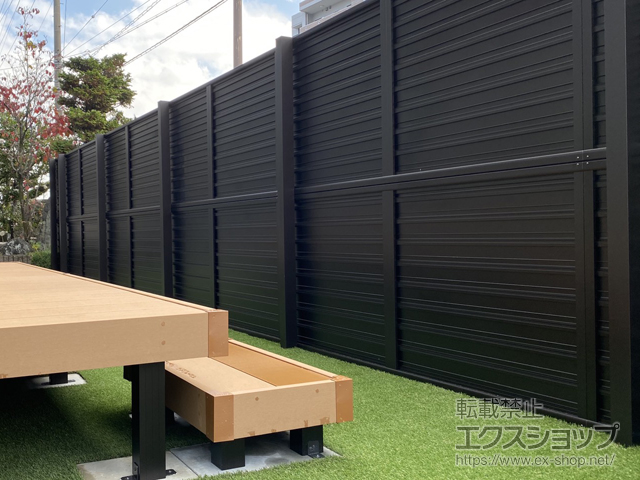 愛知県清須市ののフェンス・柵 モクアルフェンス 横板タイプ 2段支柱 自立建て用（パネル2段） 施工例