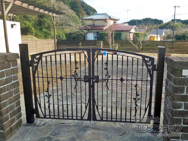 千葉県いすみ市のの門扉 ハーベリー1型 両開き 施工例