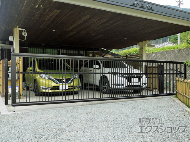 三重県津市ののカーゲート ルシアスアップゲートワイド 2型 たて格子 電動 施工例