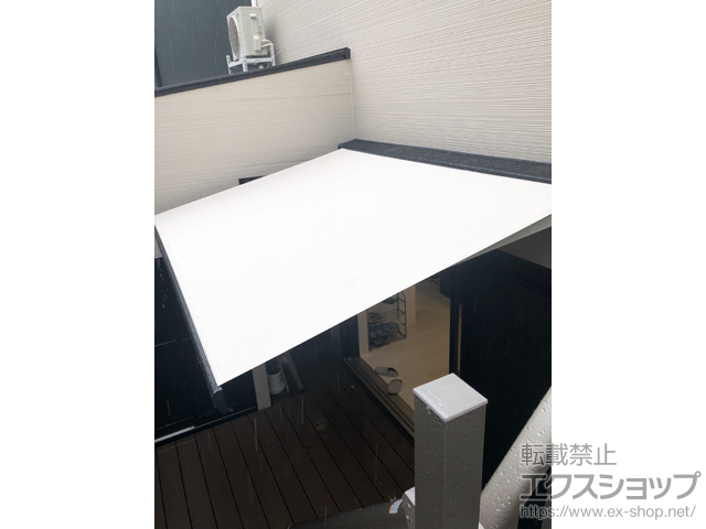 滋賀県大津市のLIXIL リクシル（トステム）のオーニング・日よけ 彩風 あやかぜ C型 電動式（埋込スイッチ式） 施工例