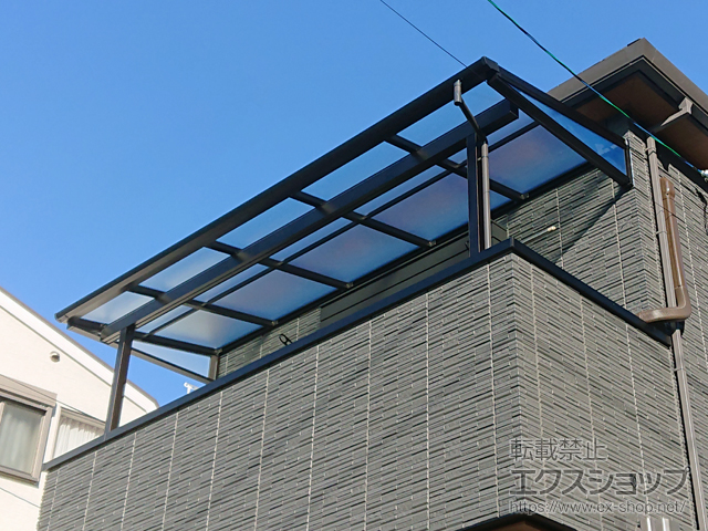 兵庫県尼崎市ののバルコニー・ベランダ屋根 ソラリア F型 屋根タイプ 単体 積雪〜20cm対応 施工例