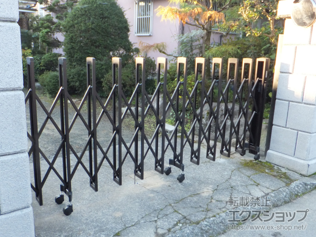 神奈川県南足柄市ののカーゲート トリップゲートII 2型 スタンダード ノンレール 片開き　37Ｓ 施工例