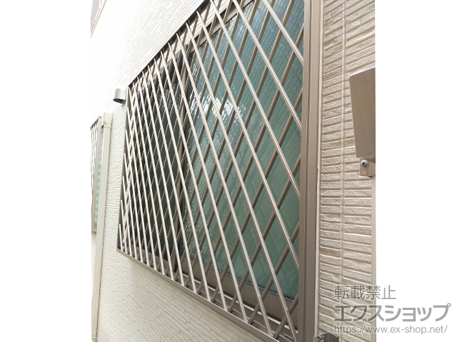 神奈川県横浜市のLIXIL リクシル（トステム）の面格子・窓格子 アルミ面格子 ヒシクロス 施工例