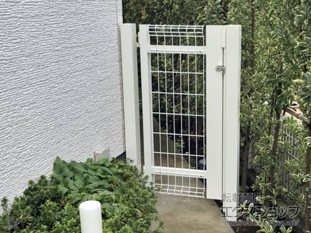 埼玉県さいたま市のの門扉 ハイグリッド門扉NF8型 片開き　柱使用 施工例
