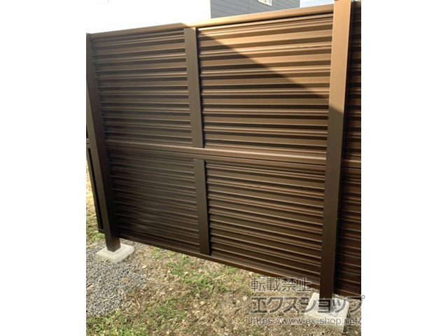 北海道苫小牧市ののフェンス・柵 ミエーネフェンス 目隠しルーバータイプ 2段支柱 自立建て用（パネル2段） 施工例