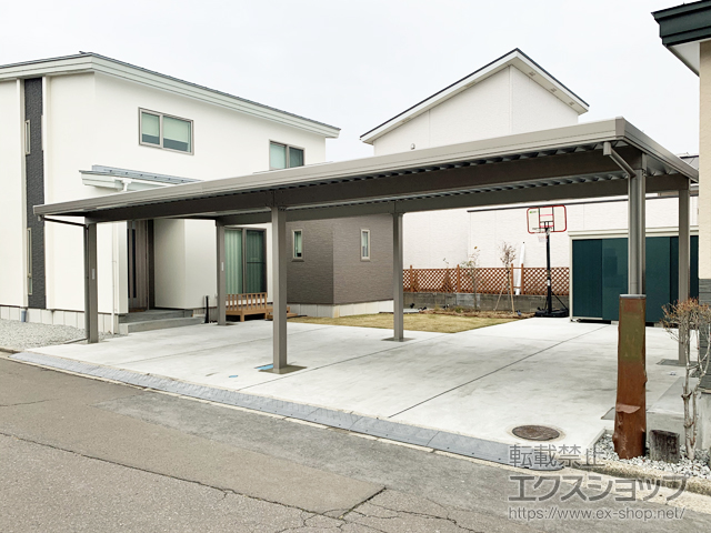 秋田県能代市のLIXIL リクシル（トステム）のカーポート テリオスポートIII 3000 4台用 横連棟 角6本柱 積雪〜100cm対応 施工例