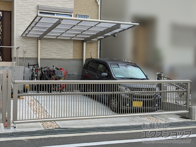 大阪府高槻市ののカーゲート ルシアスアップゲートワイド 2型 たて格子 手動 施工例