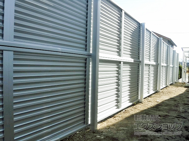 長野県上伊那郡宮田村ののフェンス・柵 ミエーネフェンス 目隠しルーバータイプ 2段支柱 自立建て用（パネル2段） 施工例