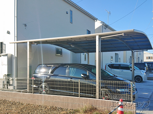 栃木県鹿沼市ののカーポート ネスカR (ラウンドスタイル) ワイド 積雪〜20cm対応 施工例