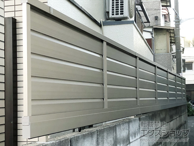大阪府大阪市ののフェンス・柵 フェンスAB YL2型 横ルーバー2 フリーポールタイプ 施工例
