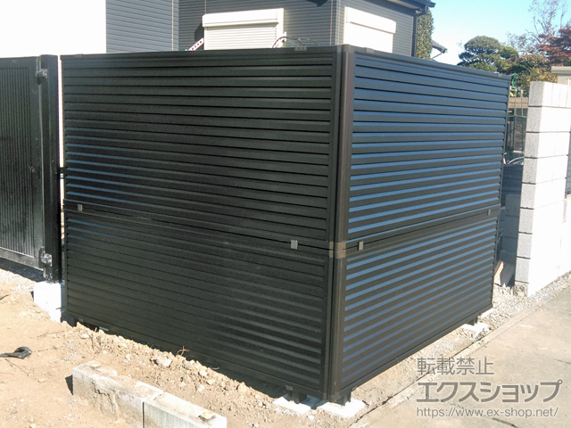 群馬県太田市ののフェンス・柵 ミエーネフェンス 目隠しルーバータイプ 2段支柱 自立建て用（パネル2段） 施工例