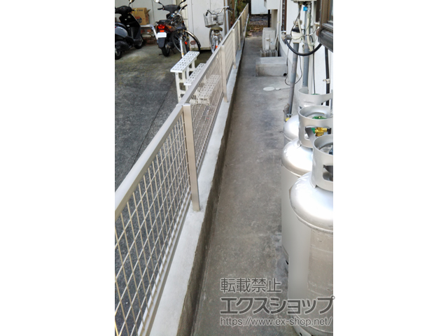 熊本県熊本市ののフェンス・柵 シンプレオフェンスM2型 縦井桁メッシュ 自由柱施工 施工例