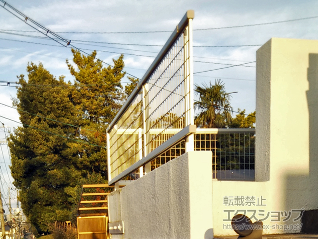 熊本県熊本市ののフェンス・柵 シンプレオフェンスM2型 縦井桁メッシュ 自由柱施工 施工例
