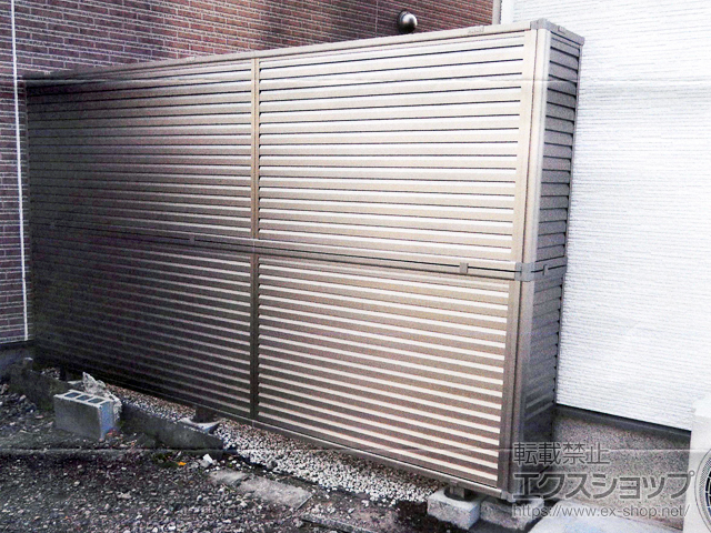 愛知県名古屋市ののフェンス・柵 ミエーネフェンス 目隠しルーバータイプ 2段支柱 自立建て用(パネル2段) 施工例