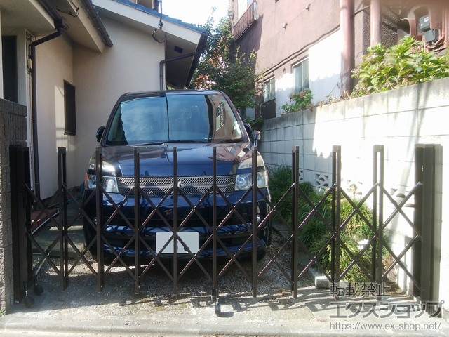 東京都世田谷区ののカーゲート トリップゲートII 1型 シンプル ノンレール 片開き　33Ｓ 施工例