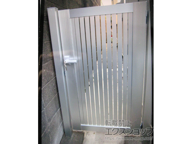 千葉県船橋市のの門扉 シンプレオ門扉4型 縦太格子 片開き 門柱使用 施工例