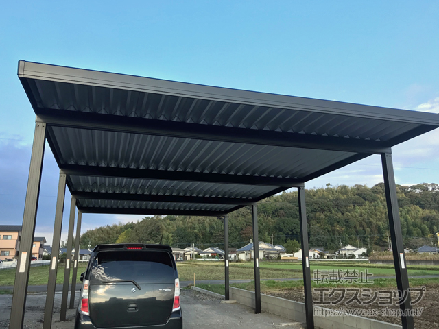宮崎県北諸県郡三股町のLIXIL リクシル（トステム）のカーポート テリオスポートIII 900 4台用 縦連棟 角8本柱 積雪〜30cm対応 施工例