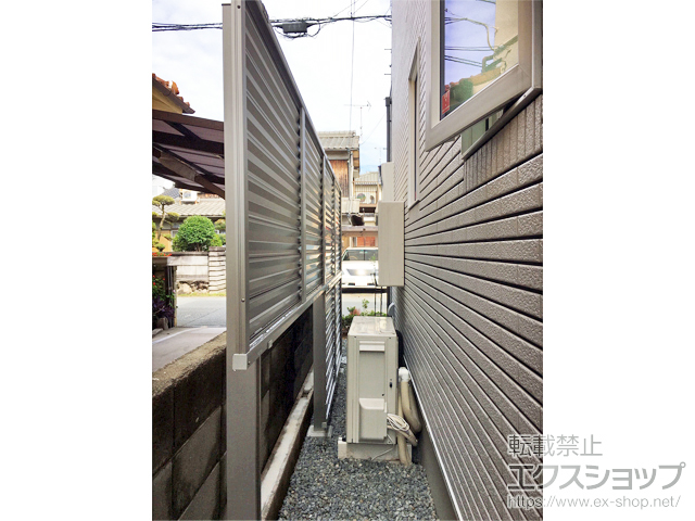 兵庫県加古郡播磨町ののフェンス・柵 ミエーネ目隠しルーバーフェンス 上段のみ設置 自立建て用 施工例