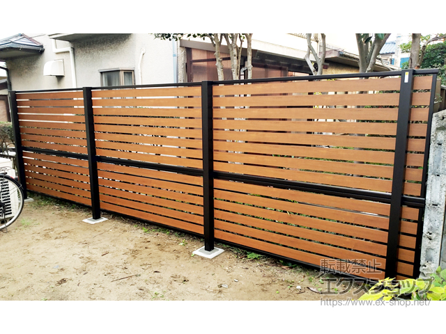 新潟県新潟市ののフェンス・柵 モクアルフェンス 横板タイプ 2段支柱 自立建て用（パネル2段） 施工例