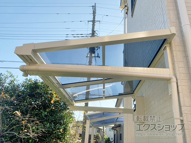 埼玉県上尾市ののバルコニー・ベランダ屋根 ソラリア F型 ルーフタイプ 単体積雪〜20cm対応 施工例