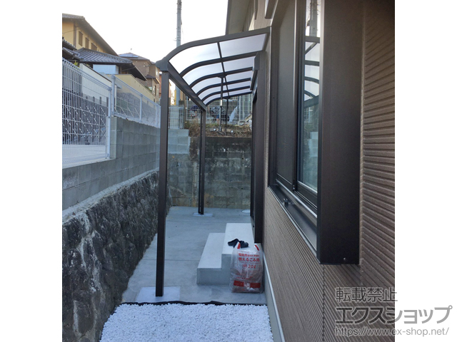 福岡県ののテラス屋根 ソラリア R型 テラスタイプ 単体 積雪〜20cm対応 施工例