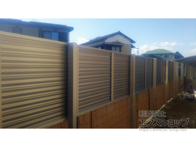 福岡県朝倉郡筑前町ののフェンス・柵 ミエーネ目隠しルーバーフェンス 上段のみ設置 自立建て用 施工例