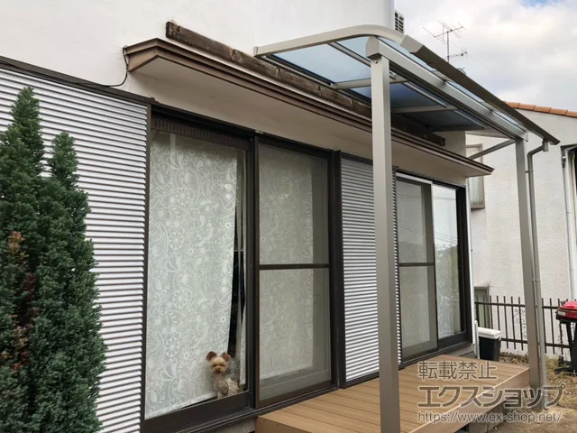 兵庫県西宮市のYKKAPのテラス屋根 ソラリア R型 テラスタイプ 単体 積雪〜20cm対応 施工例