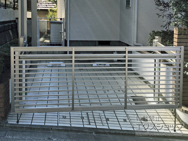 神奈川県川崎市ののカーゲート オーバードア　S1型 手動式 施工例