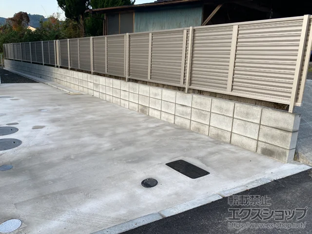 大分県大分市のValue Selectのフェンス・柵・塀 ミエーネフェンス 目隠しルーバータイプ 自由柱施工 施工例