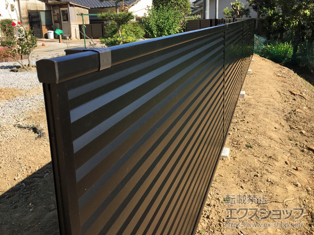 福岡県北九州市ののフェンス・柵 ミエーネフェンス 目隠しルーバータイプ　自由柱施工 施工例
