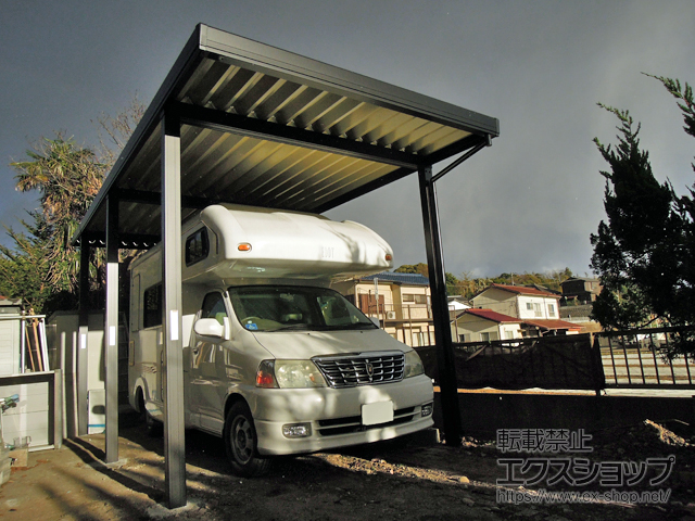 神奈川県横須賀市のLIXIL リクシル（トステム）のカーポート テリオスポートIII 1500 奥行延長 角柱6本柱 積雪〜50cm対応 施工例