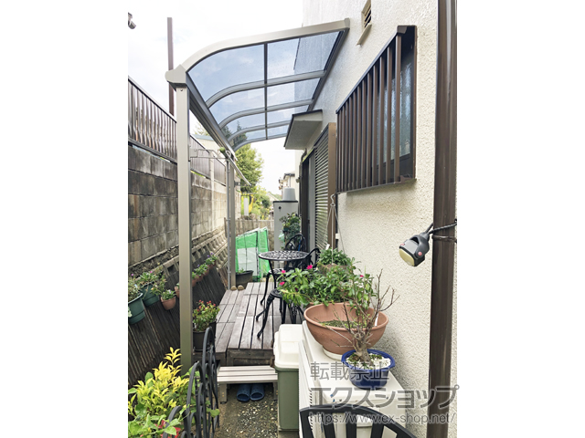 奈良県生駒郡三郷町ののテラス屋根 プレシオステラスII R型 テラスタイプ 単体 積雪〜20cm対応 施工例