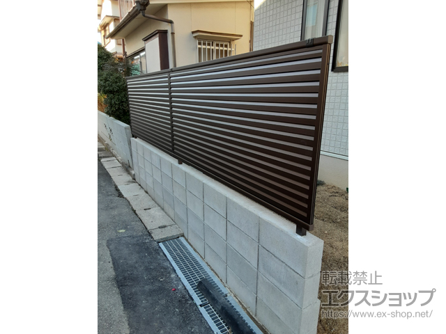 福岡県糟屋郡新宮町ののフェンス・柵 ミエーネフェンス 目隠しルーバータイプ　自由柱施工 施工例