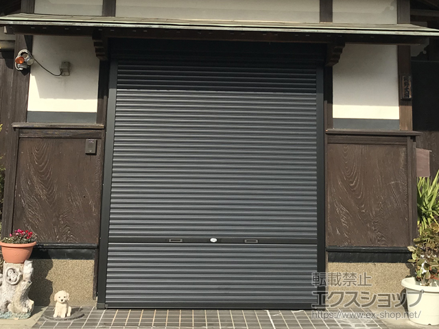 熊本県八代市のLIXIL リクシル（トステム）のガレージシャッター 【特注】土間シャッター イタリヤ 単体 手動式 施工例