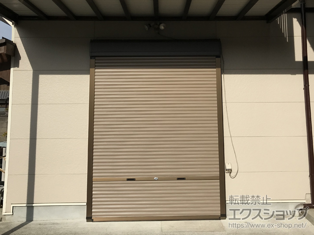 熊本県八代市のLIXIL リクシル（トステム）のガレージシャッター 【特注】土間シャッター イタリヤ 単体 手動式 施工例