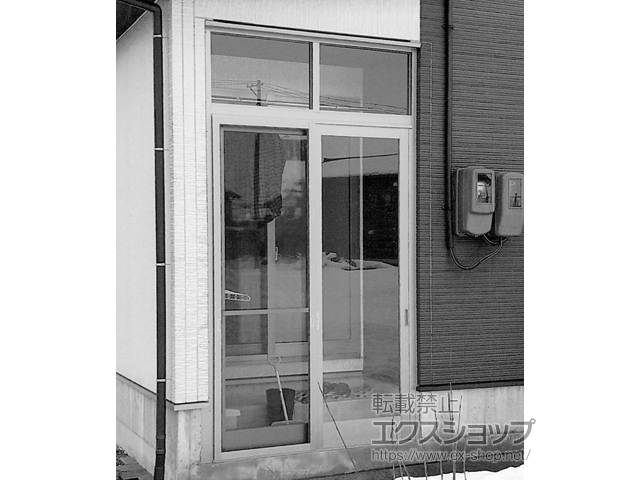 新潟県燕市のLIXIL リクシル（トステム）の風除室 ツインガードIII ランマ付 Iタイプ 縦枠加工無 横材見込69 屋根無 施工例