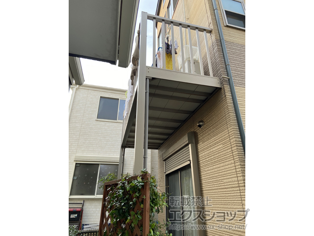 東京都葛飾区のLIXIL リクシル（トステム）のバルコニー ビューステージHスタイル 縦太格子 単体 柱建て式 施工例