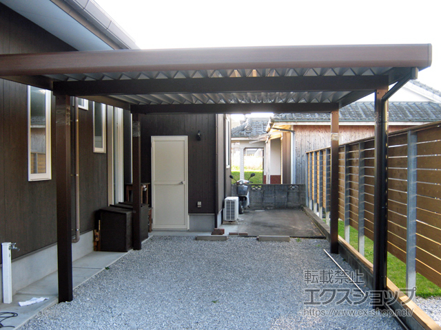 鹿児島県指宿市ののカーポート レオンポートneo 角柱4本柱 木調マテリアルカラー 積雪〜50cm対応*防錆タイトフレーム仕様 施工例