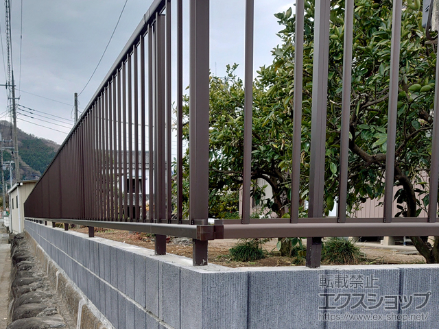 群馬県藤岡市ののフェンス・柵 ミエッタフェンス 防犯たて格子タイプ　自由柱施工 施工例